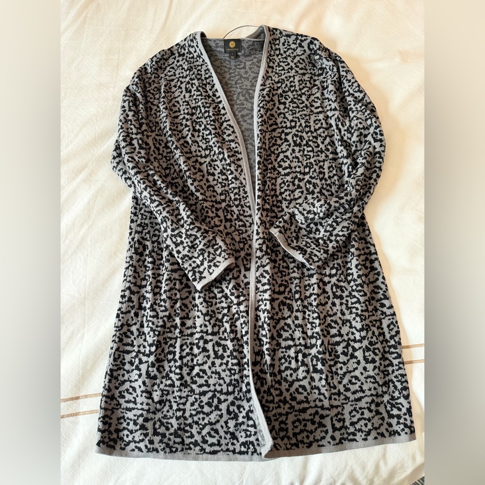 JM Collection Gray and Black Patterned Cardigan